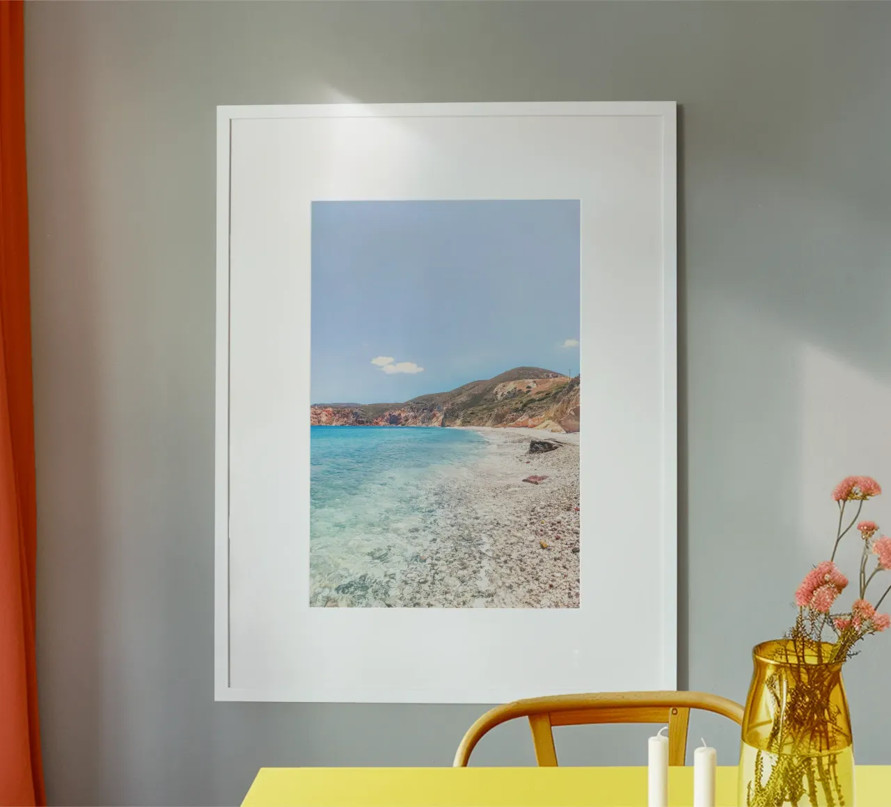 Milos, Grecia I Sogno della spiaggia deserta paradiso delle Cicladi poster con telaio in plastica da Julie Travel Photography