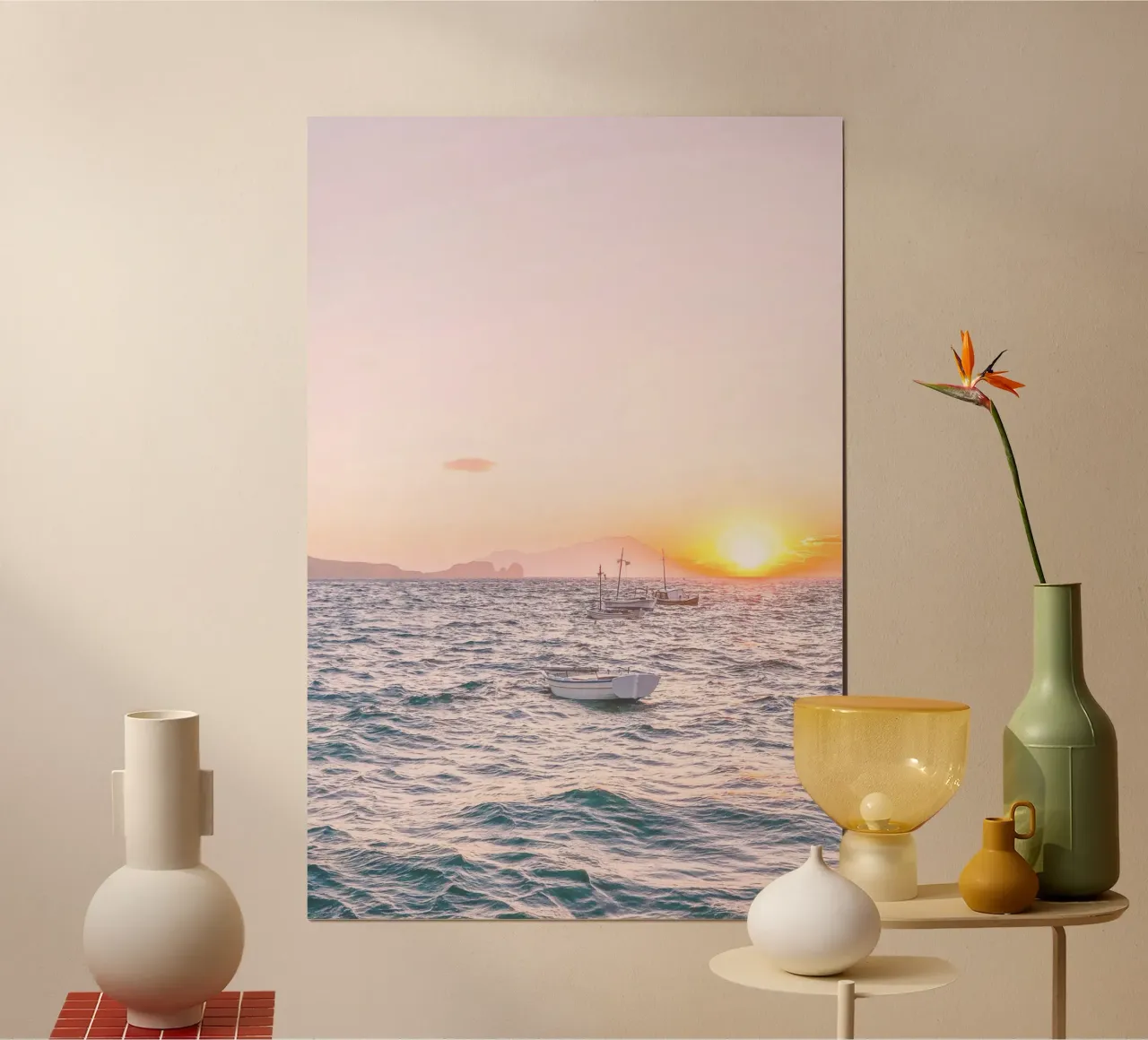 Milos, Grecia I Tramonto rosa pastello poster con telaio in alluminio da Julie Travel Photography