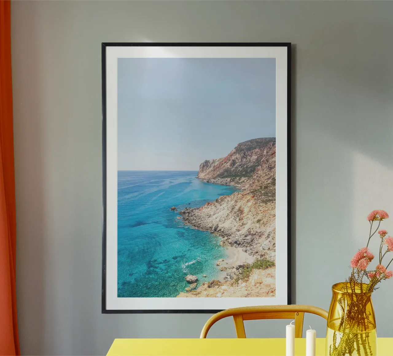 Milos, Grecia I Paesaggio montano paradiso selvaggio poster con telaio in alluminio da Julie Travel Photography