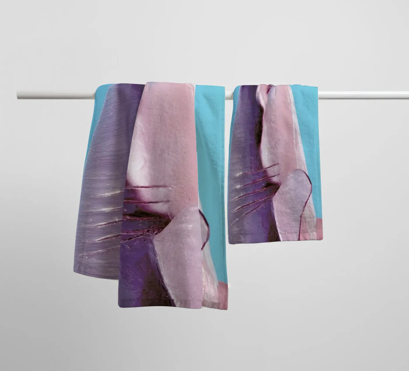 Attack! Blue badhanddoek van Ballack Art House