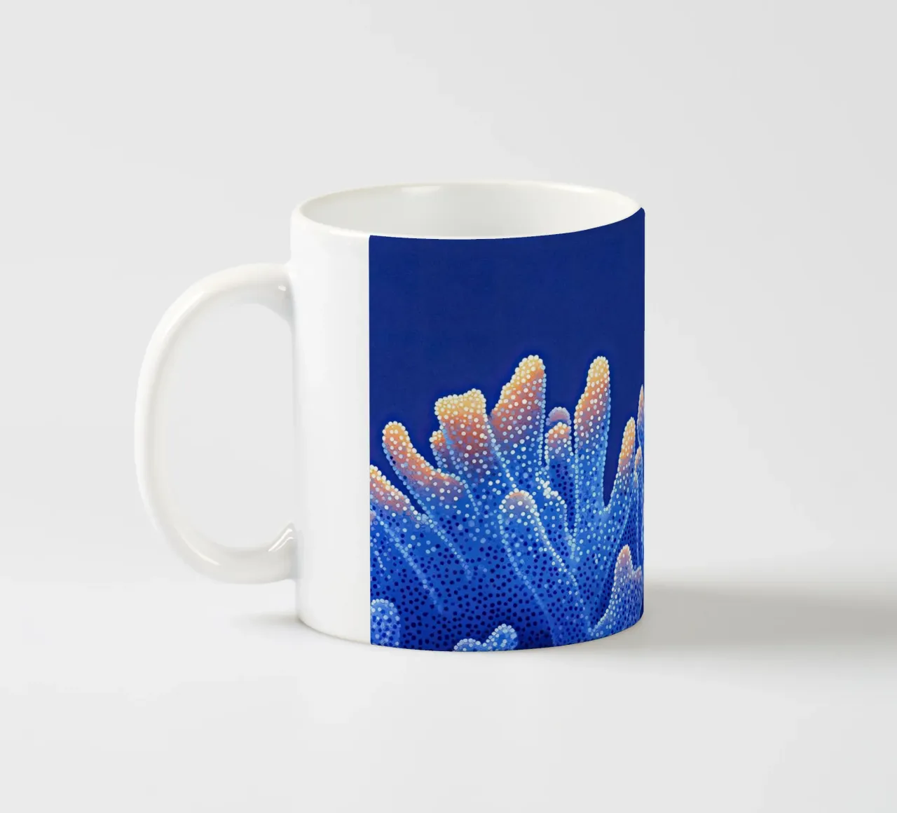 Corail en Lumière - Hedendaagse mariene kunst keramische mok van The Sea