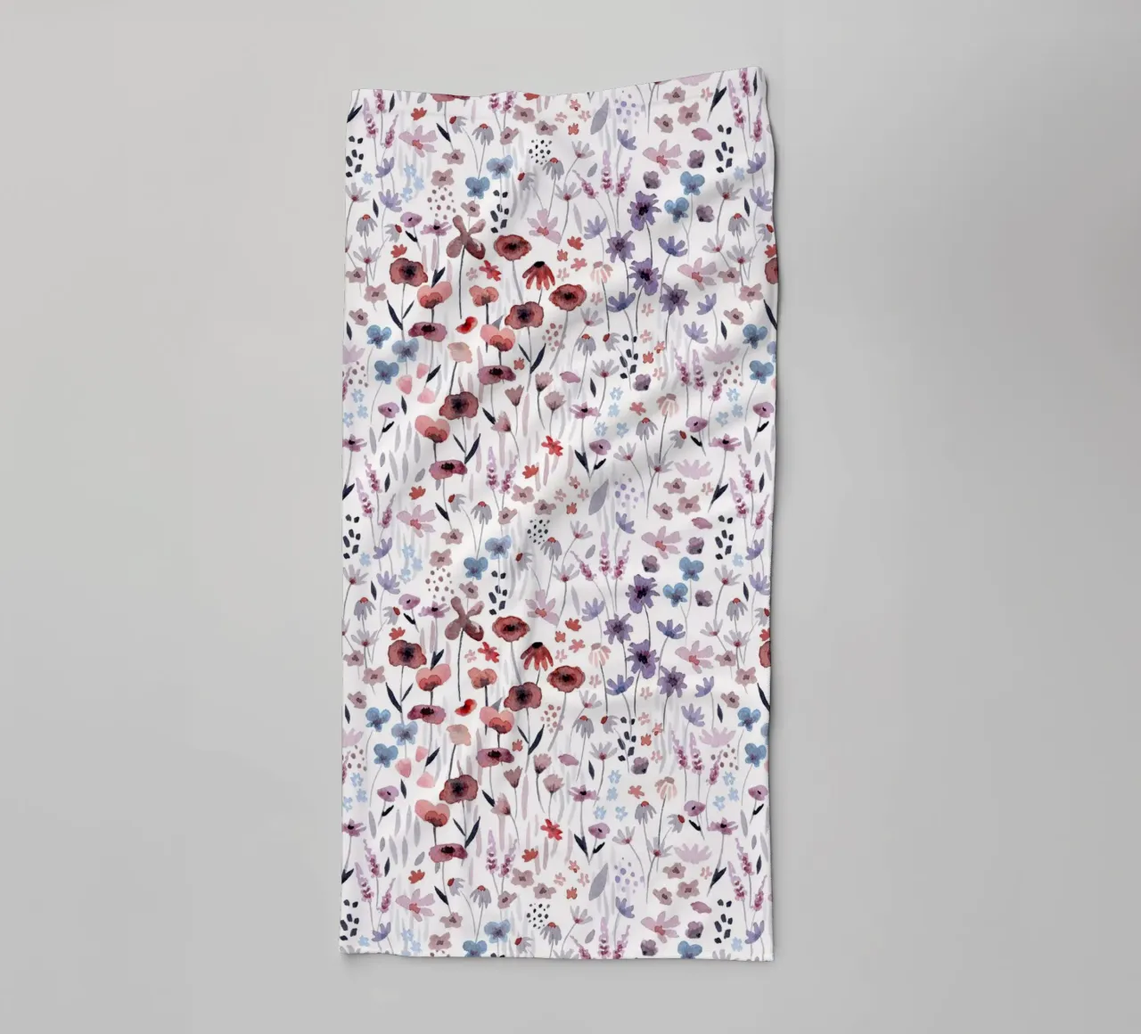 Fantom Fifi Art - Frische Blumen Muster badhanddoek van The Artcircle