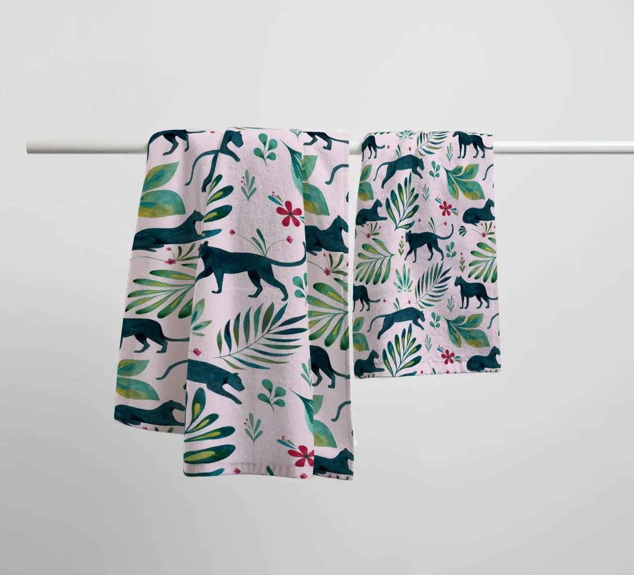 Fantom Fifi Art - Panther Muster asciugamano da bagno da The Artcircle