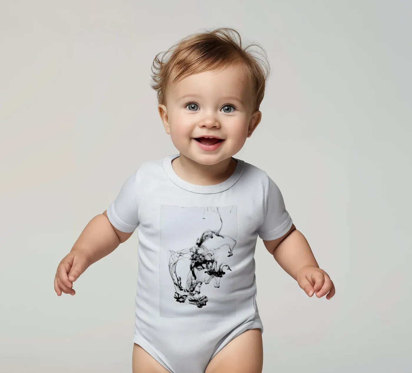 Smooth Movement short-sleeve baby romper by Studio Nahili