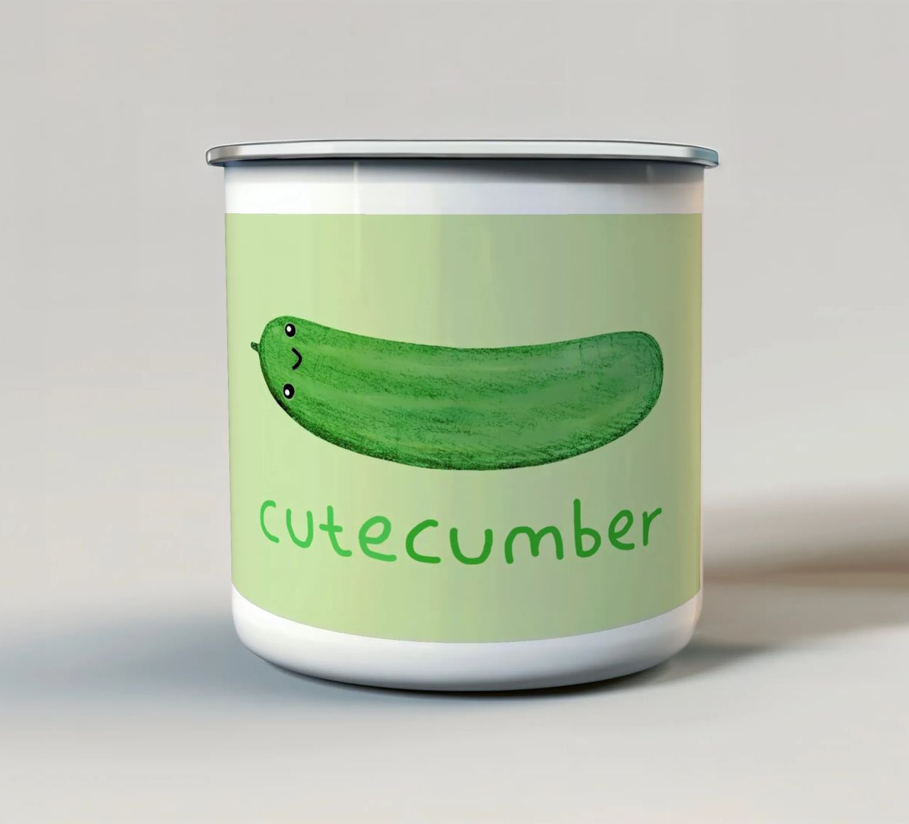 Cutecumber tazza in smalto da Sophie Corrigan