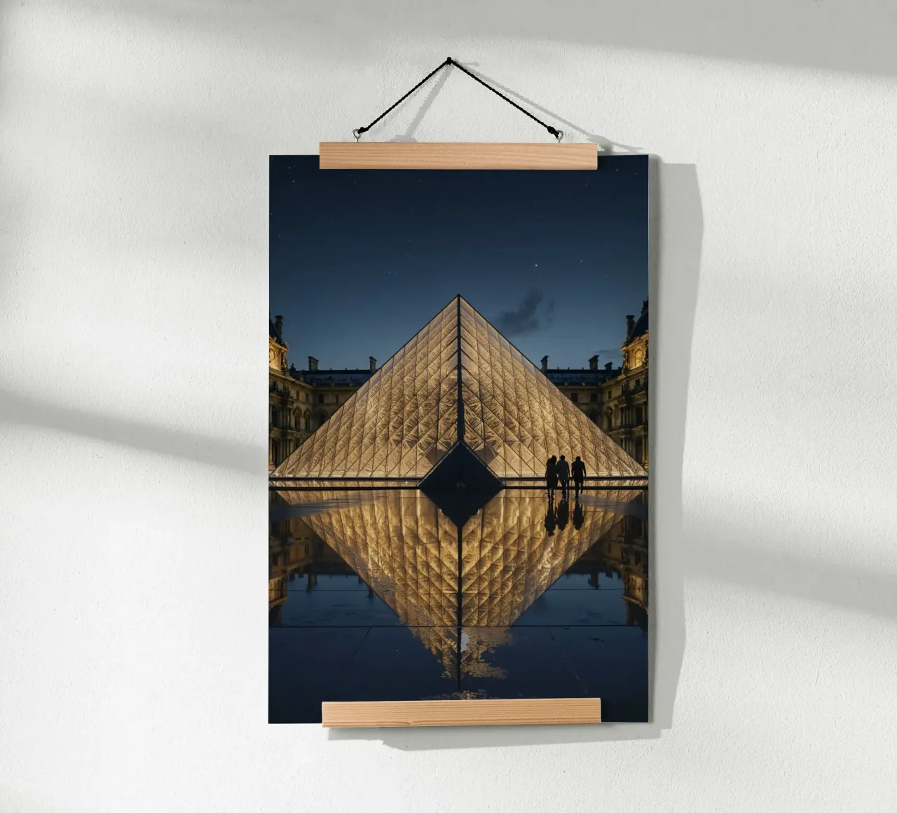 Louvre Pyramid Under Starry Skies poster da AlbertKlee