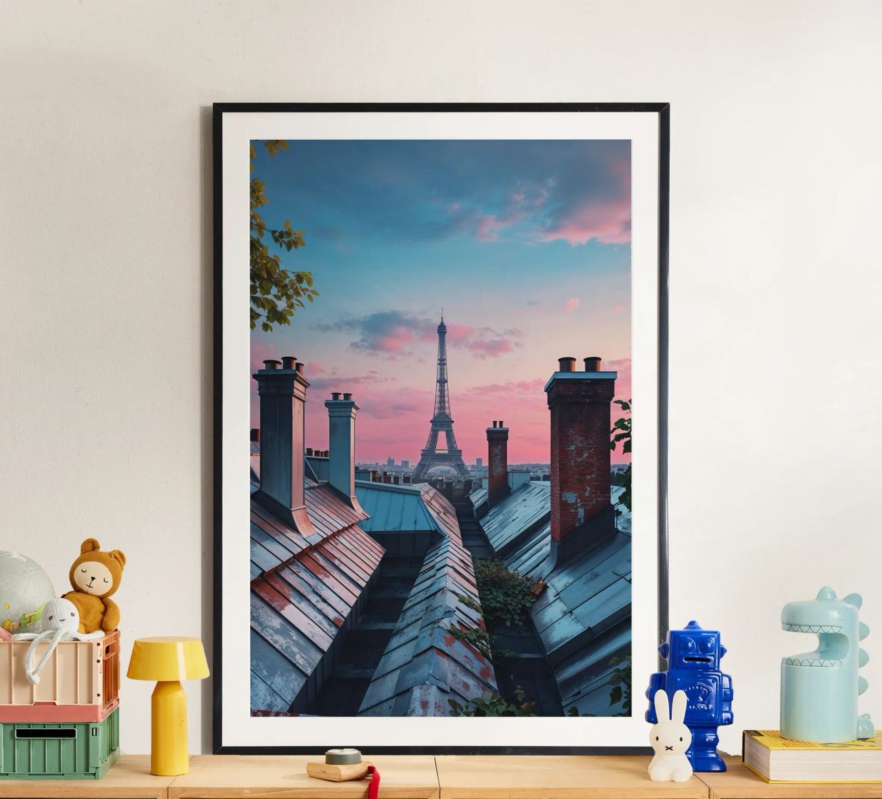 Rooftop Views of the Eiffel Tower at Sunset poster con telaio in plastica da AlbertKlee