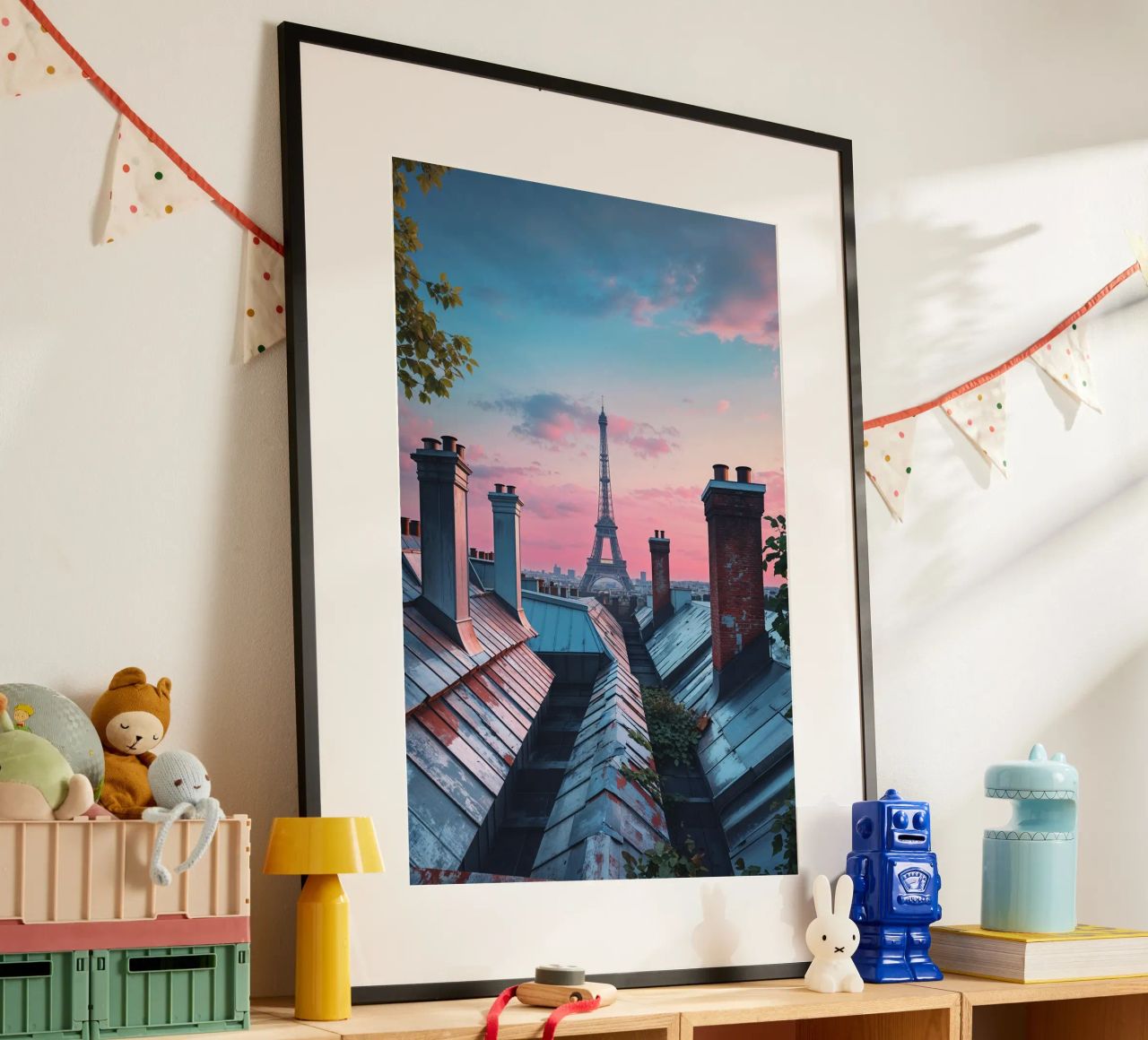 Rooftop Views of the Eiffel Tower at Sunset poster con telaio in plastica da AlbertKlee