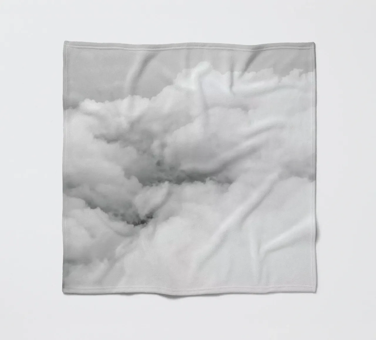Above the Clouds coperta in pile da Chris Abatzis