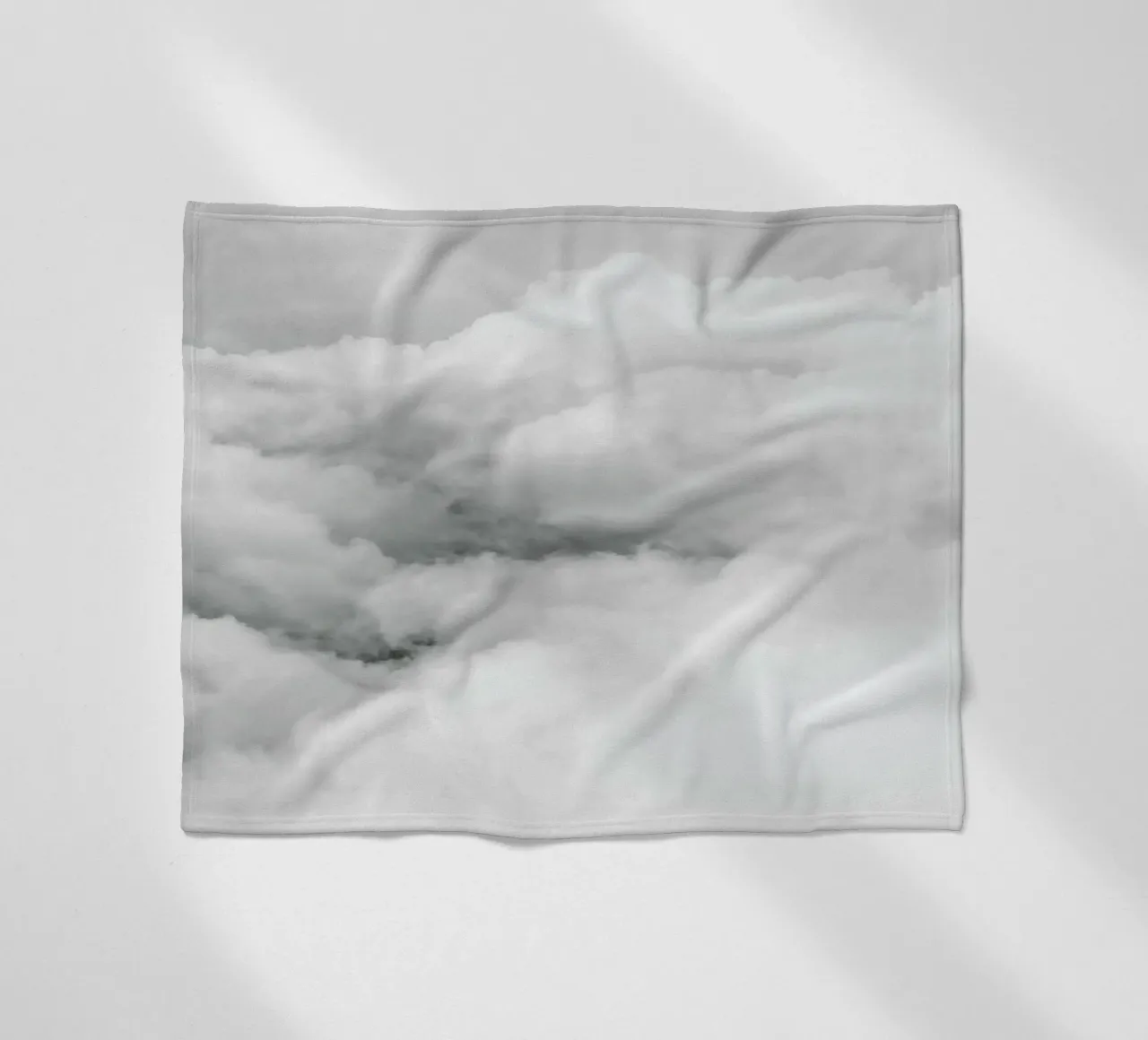 Above the Clouds coperta in pile da Chris Abatzis