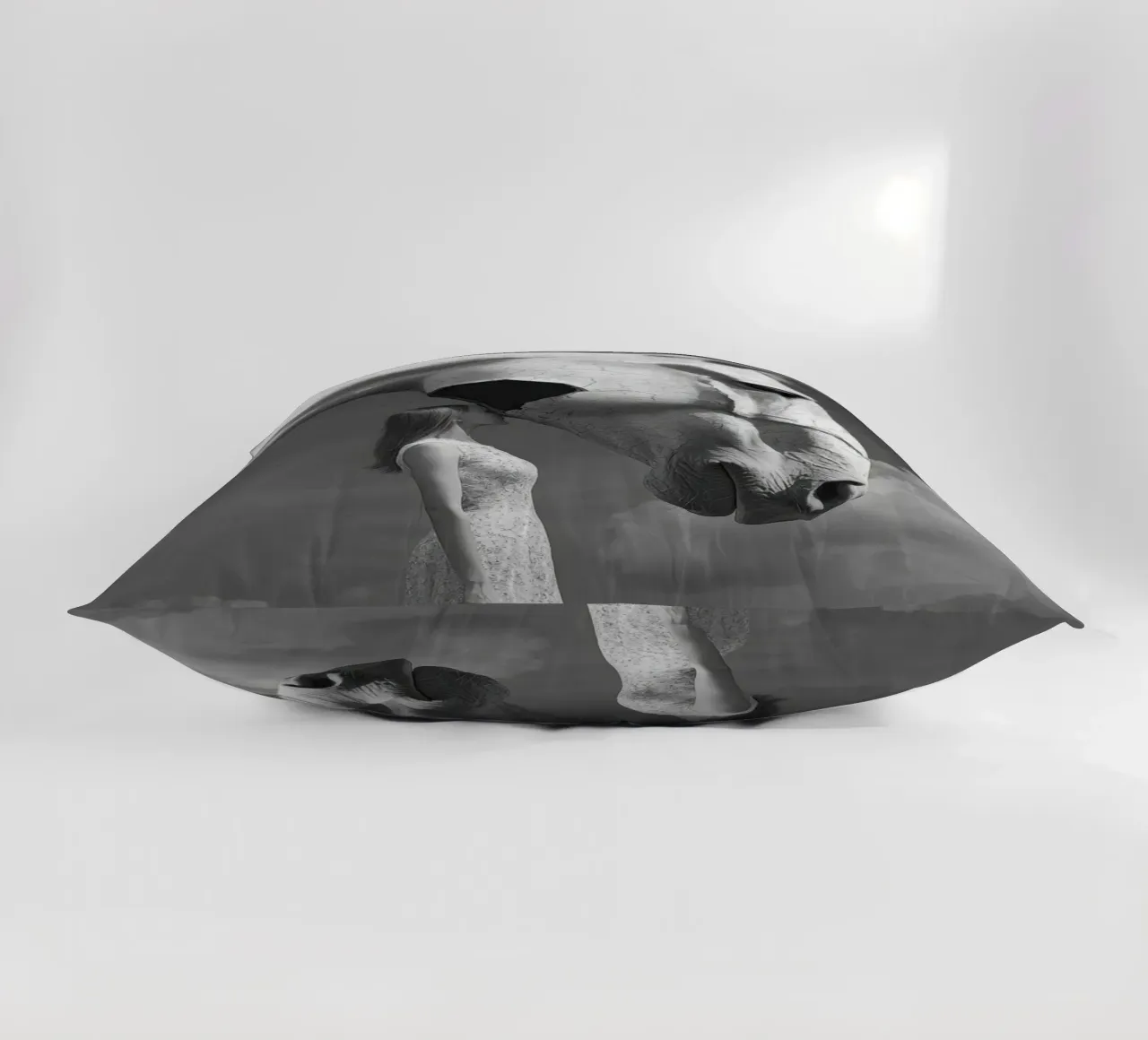 Broken cuscino da Art Unleashed