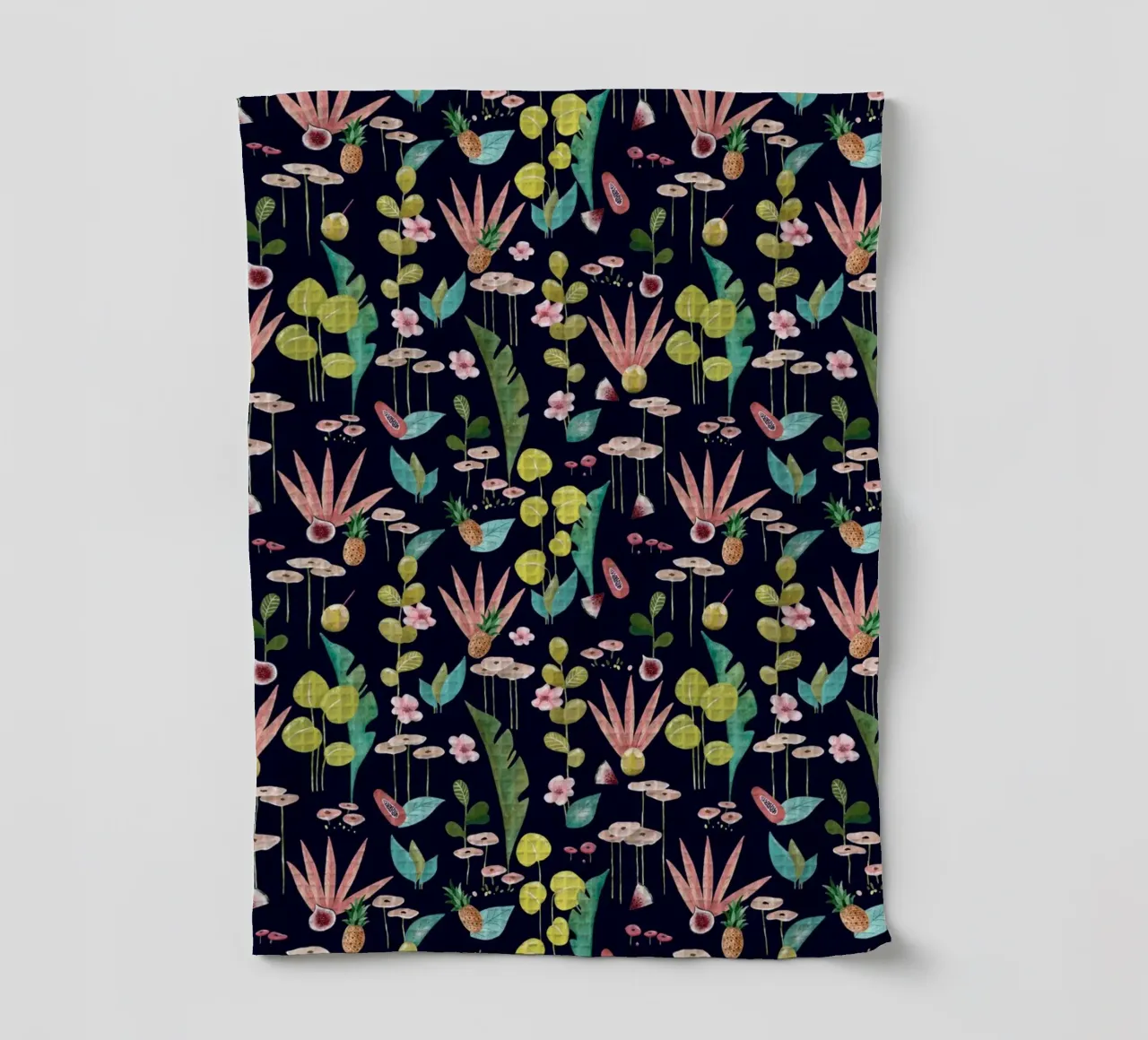 Fantom Fifi Art - Tropische Frische Navy tea towel by The Artcircle