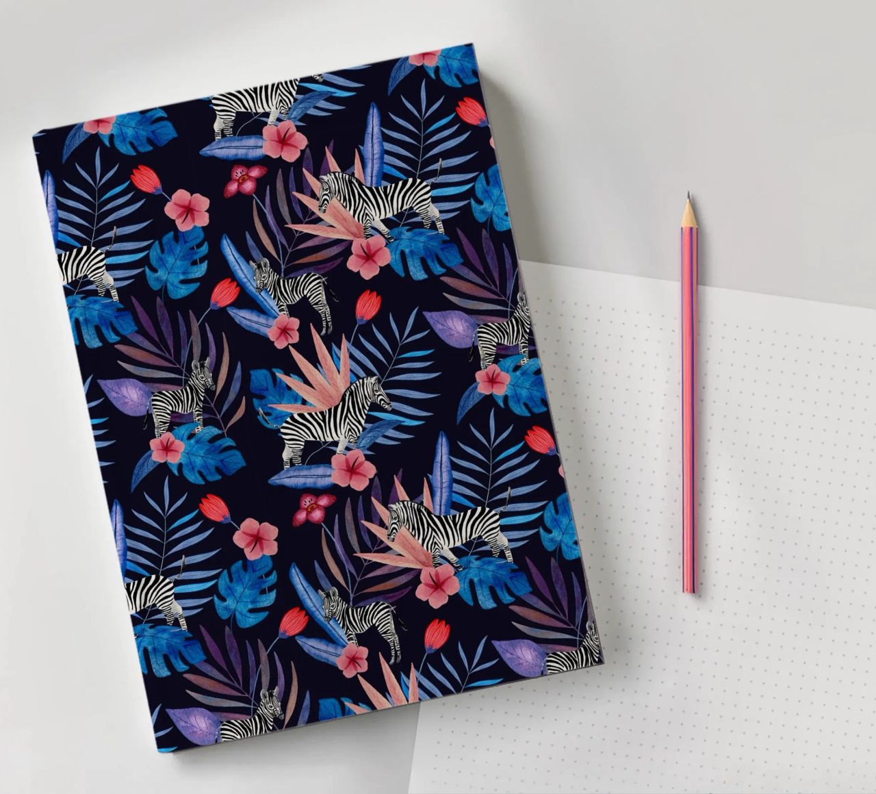 Fantom Fifi Art - Tropisches Zebra Navy notebook by The Artcircle