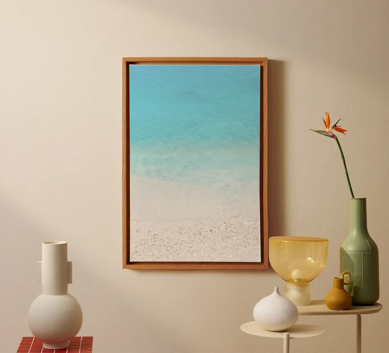 Milos, Griekenland I Minimalistisch turquoise Middellandse Zee canvas met Baklijst van Julie Travel Photography
