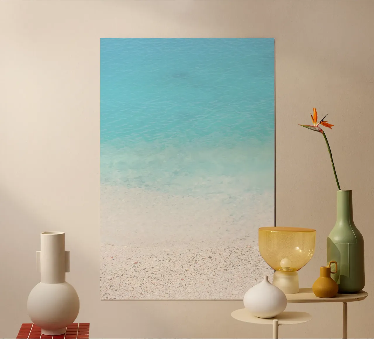 Milos, Grèce I Mer Méditerranée minimaliste d'eau turquoise poster avec cadre en plastique de Julie Travel Photography