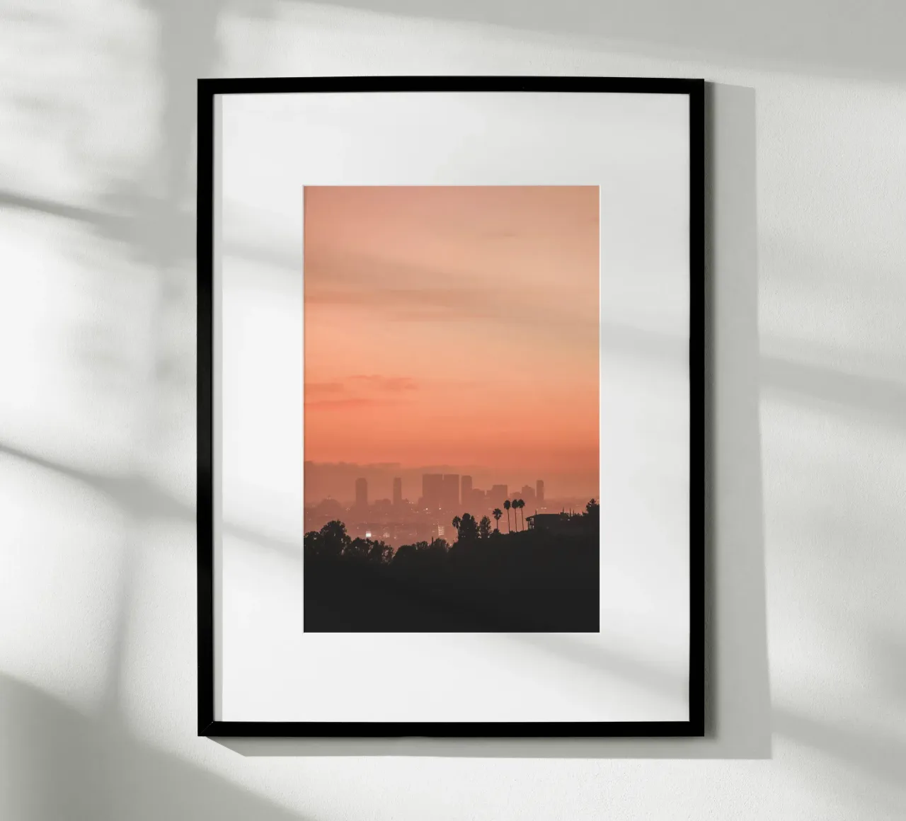 Los Angeles, USA I Tramonto sullo skyline di Los Angeles poster con telaio in alluminio da Julie Travel Photography