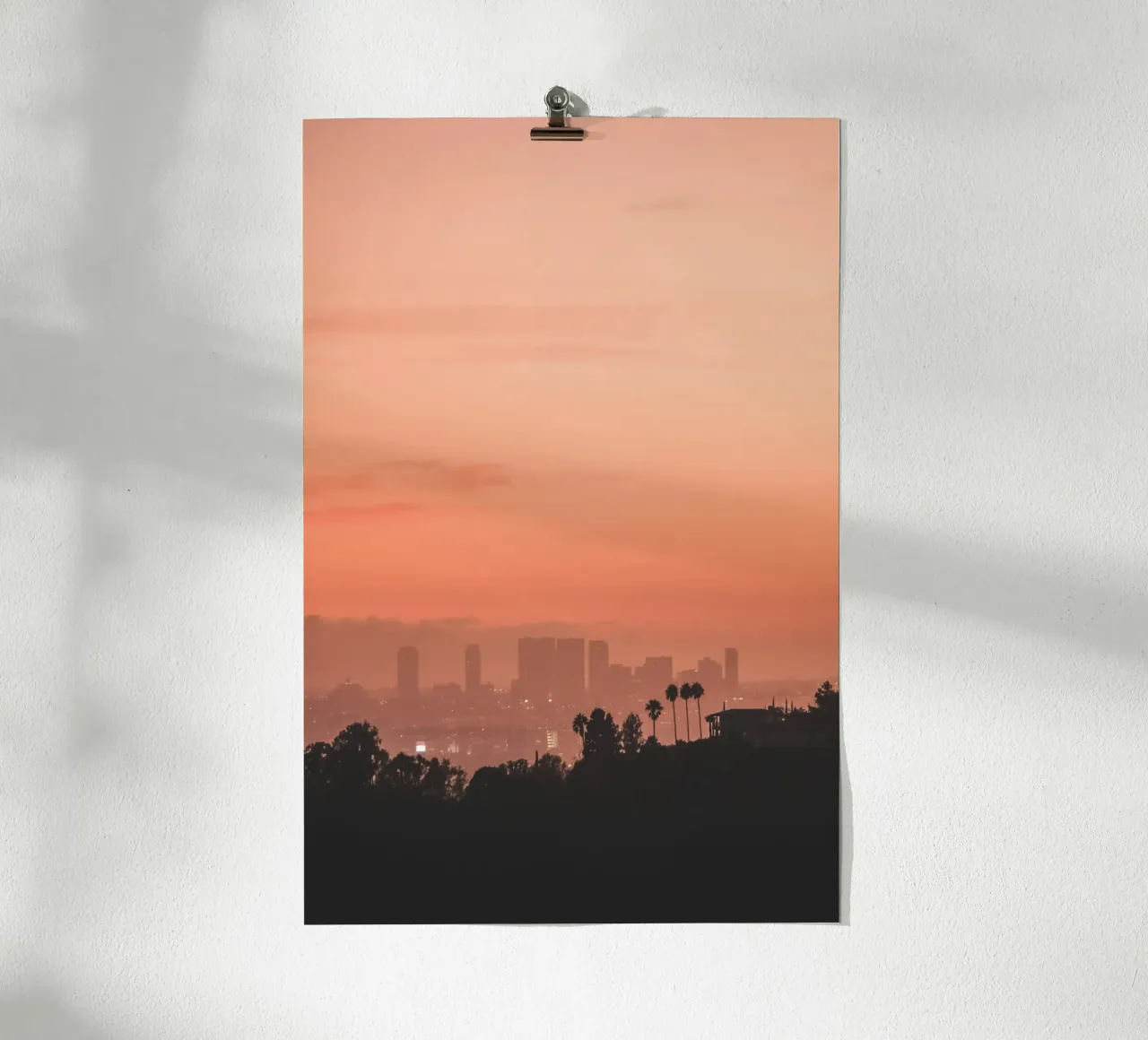 Los Angeles, USA I Tramonto sullo skyline di Los Angeles poster con telaio in alluminio da Julie Travel Photography