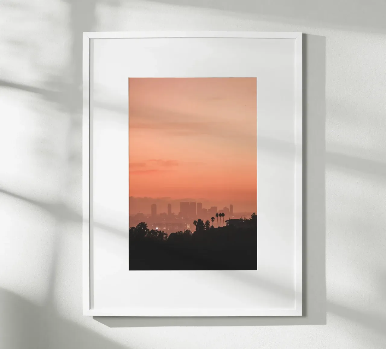 Los Angeles, USA I Tramonto sullo skyline di Los Angeles poster con telaio in alluminio da Julie Travel Photography