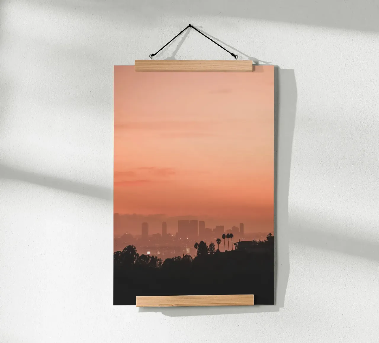 Los Angeles, USA I Tramonto sullo skyline di Los Angeles poster con telaio in alluminio da Julie Travel Photography
