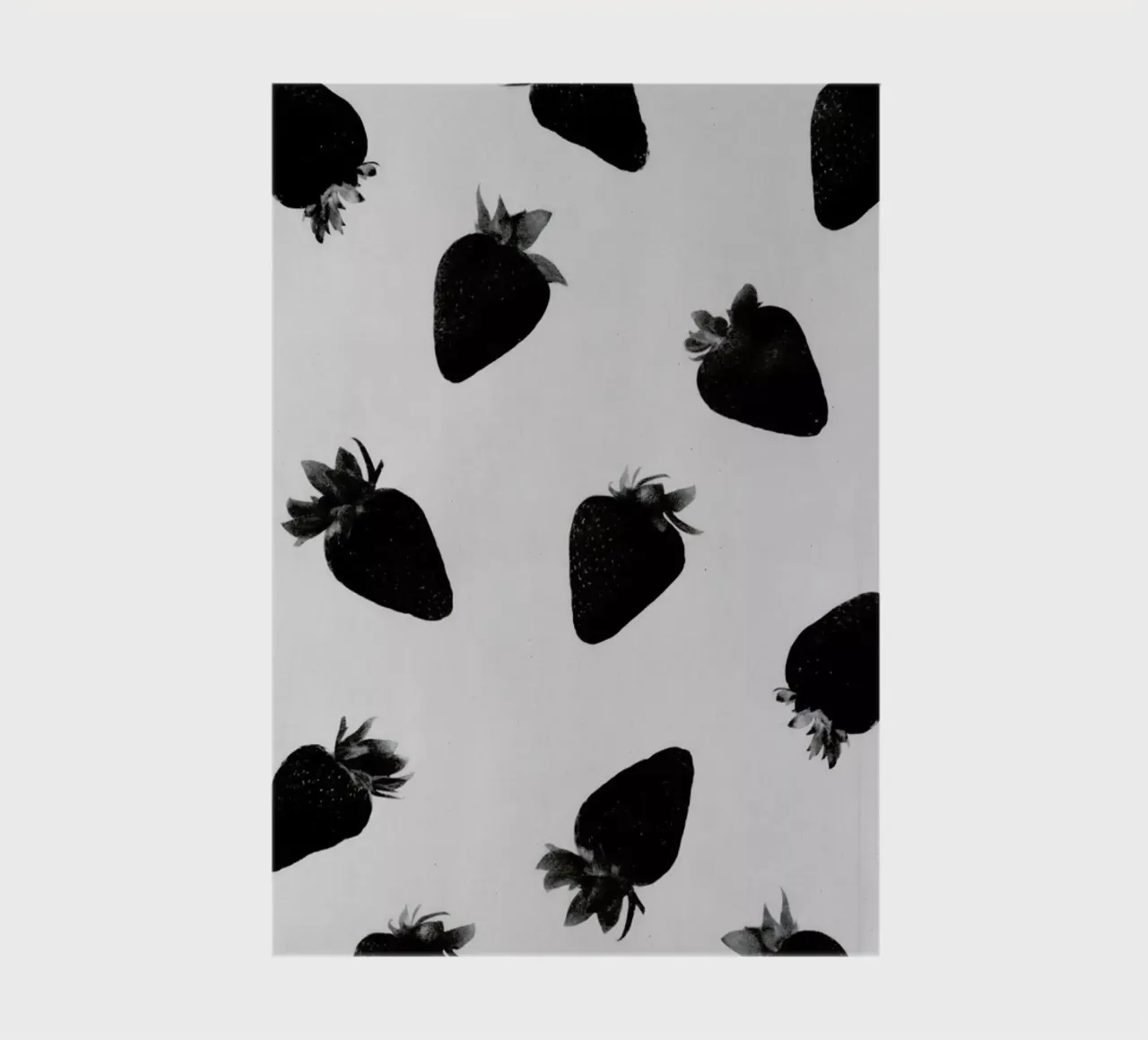 Black Strawberries Notizbuch von STUDIO LEEMO