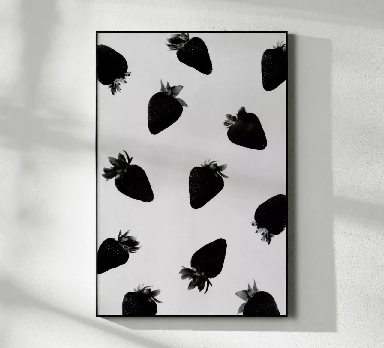 Black Strawberries plexiglass da STUDIO LEEMO