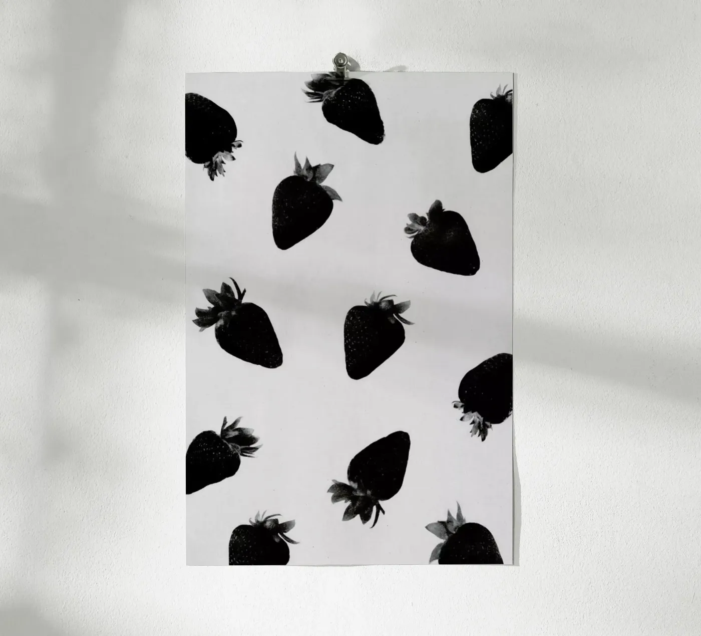 Black Strawberries poster da STUDIO LEEMO