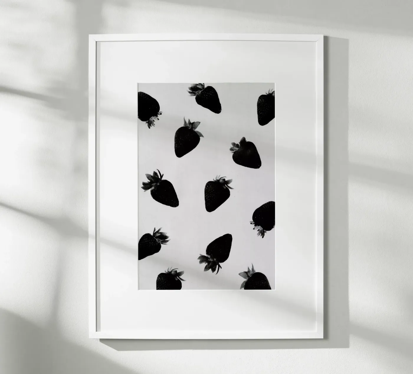 Black Strawberries poster da STUDIO LEEMO