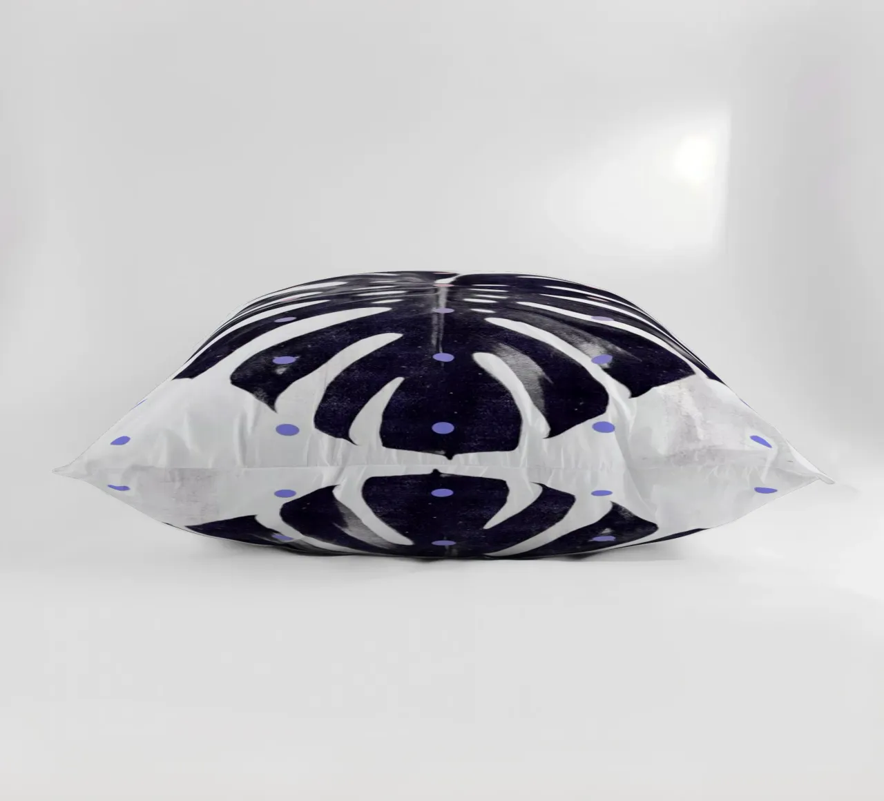 Monstera + dots cuscino da STUDIO LEEMO