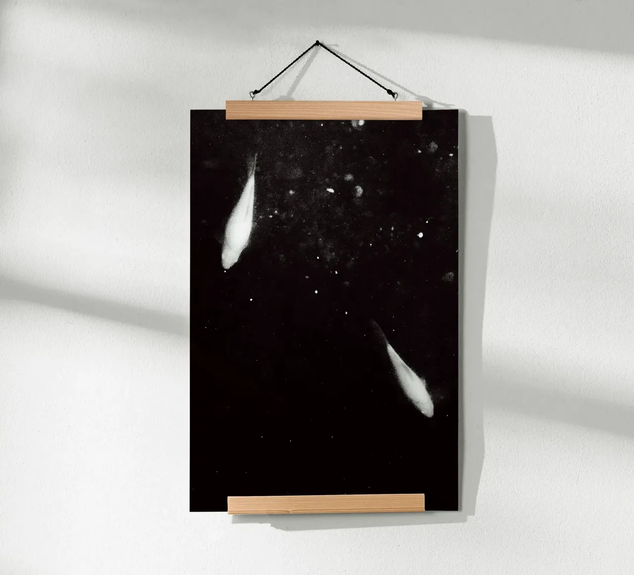 Dark Water poster con telaio in plastica da Hey Vincent