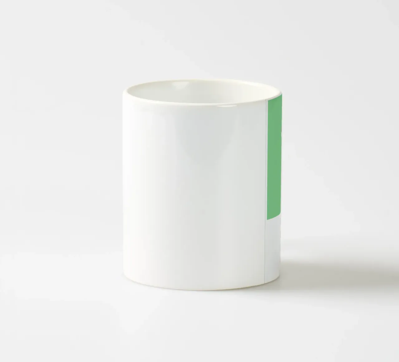 Food Alphabet Xmas Edition C tazza in ceramica da BLAEK Design Studio