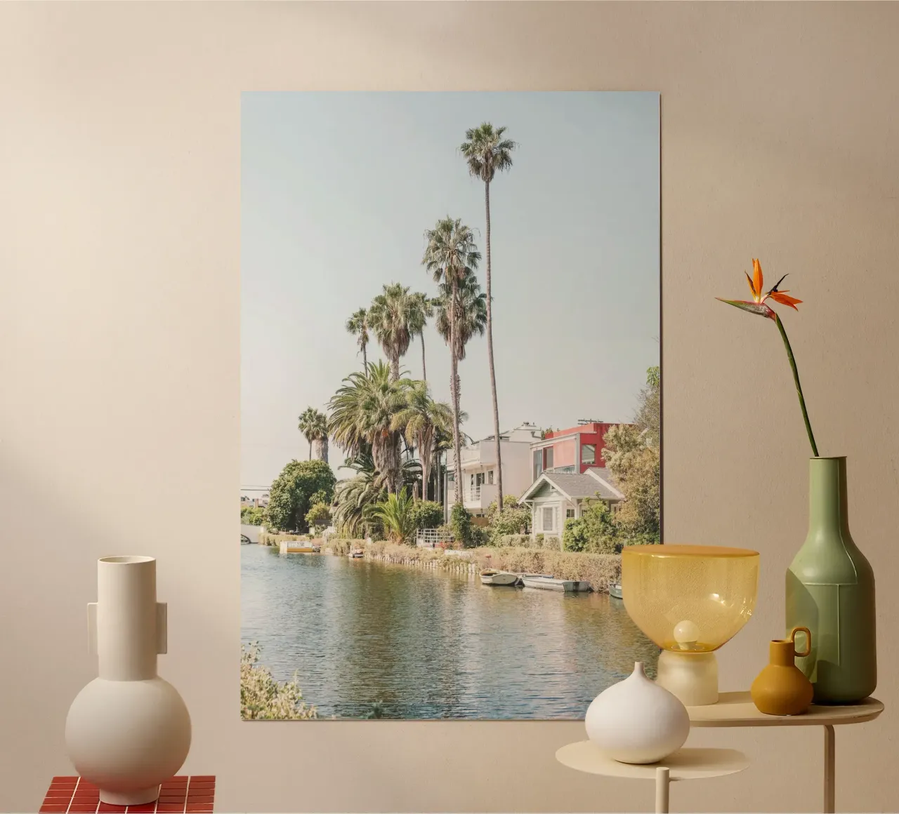 Los Angeles, USA I canali e le palme della spiaggia di Venezia poster con telaio in plastica da Julie Travel Photography