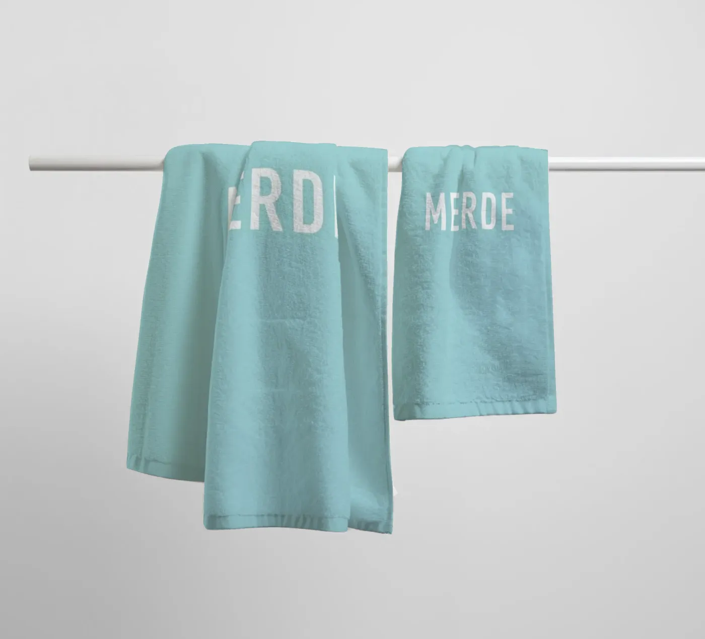 Merde Handtuch von Studio One