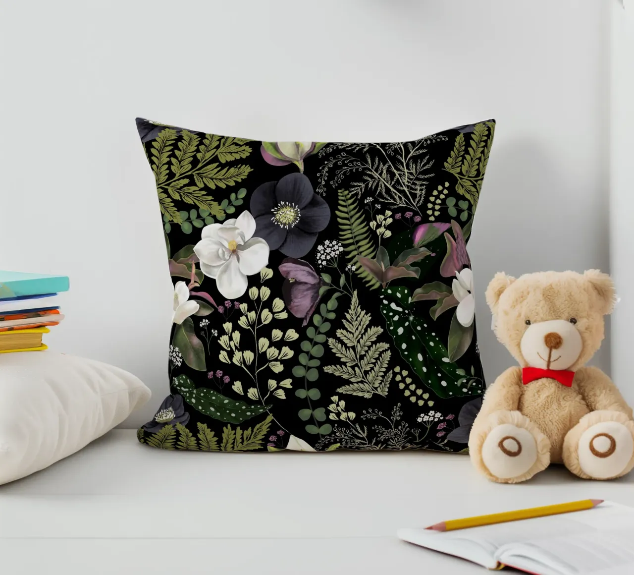 Dark Mystical Garden Botanical Pattern cuscino da anisillustration