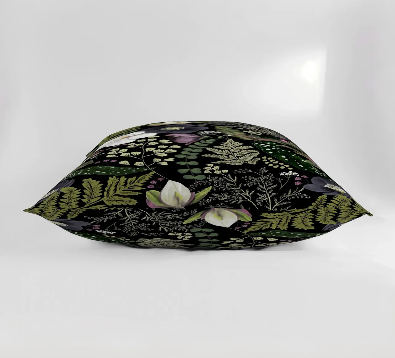 Dark Mystical Garden Botanical Pattern Kissen von anisillustration