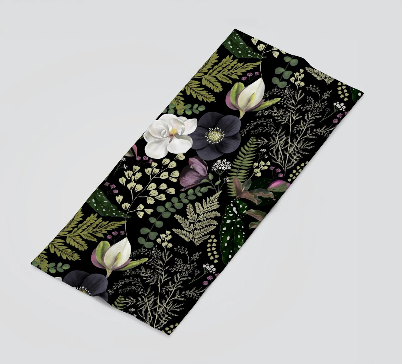 Dark Mystical Garden Botanical Pattern telo mare da anisillustration