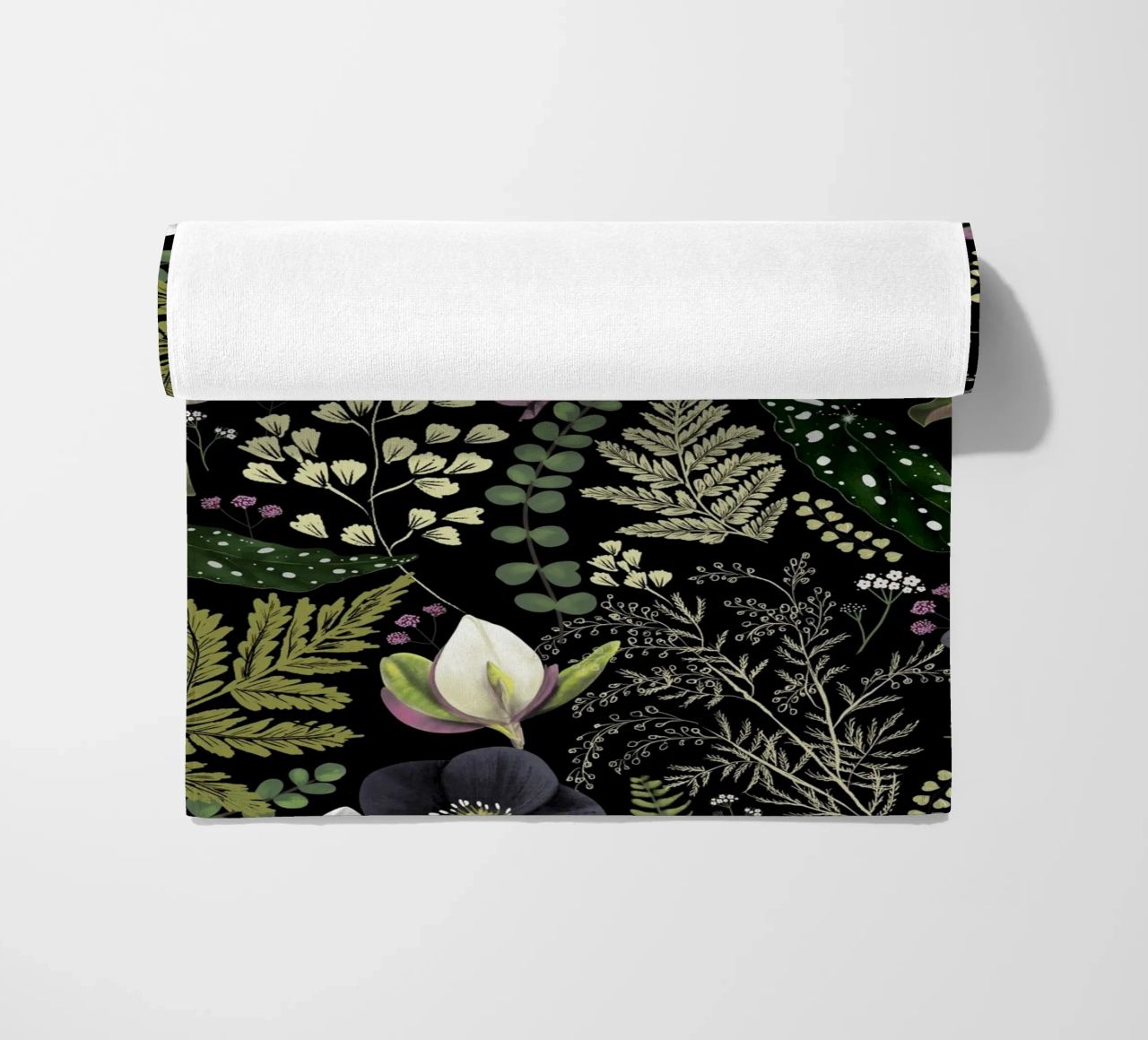 Dark Mystical Garden Botanical Pattern telo mare da anisillustration