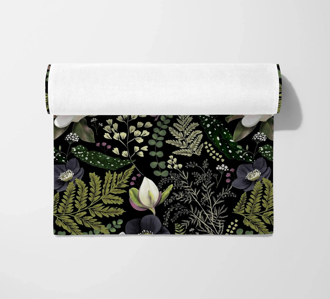 Dark Mystical Garden Botanical Pattern telo mare da anisillustration