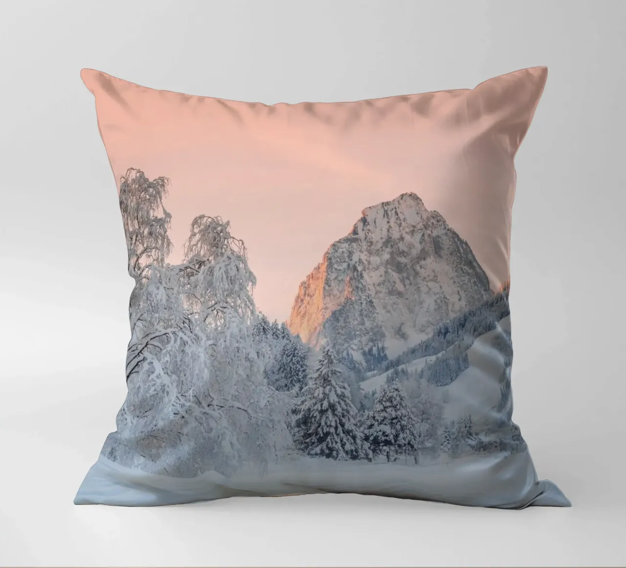 Alba invernale in Svizzera cuscino da Marcel Bisig