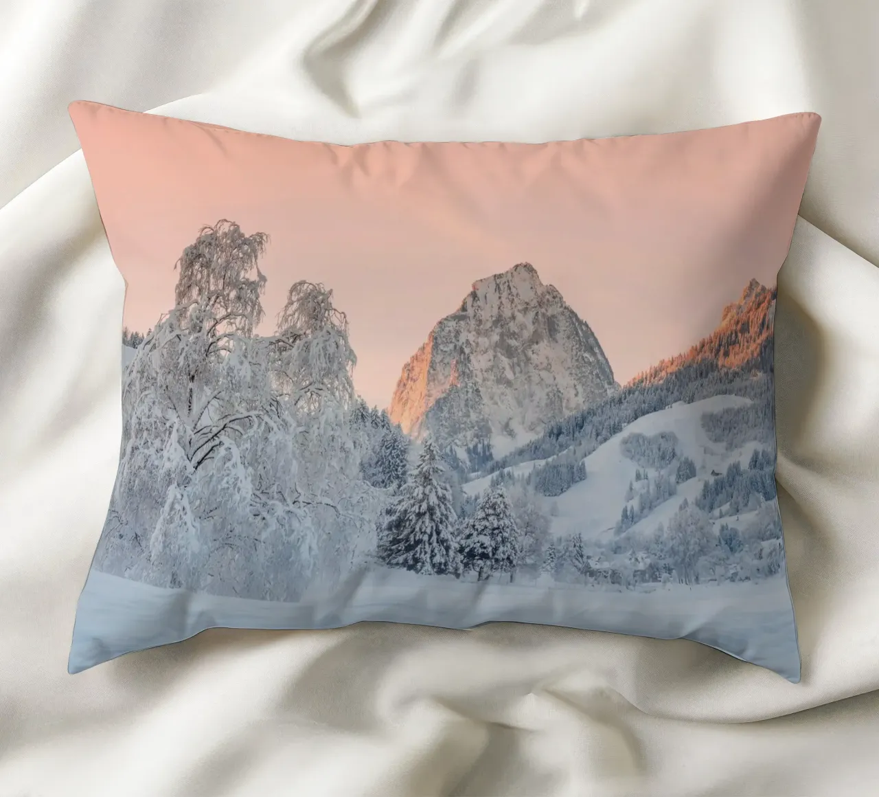 Alba invernale in Svizzera cuscino da Marcel Bisig