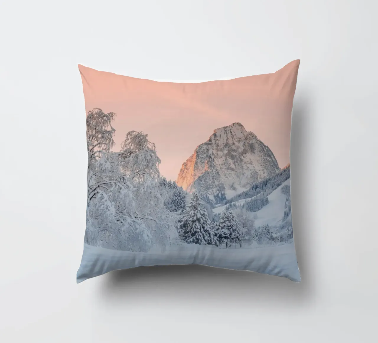Alba invernale in Svizzera cuscino da Marcel Bisig