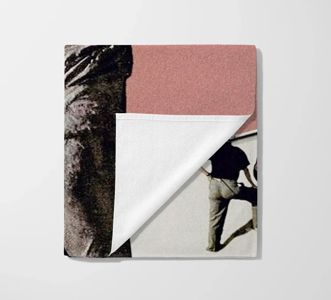 Holy Experience telo mare da Maarten Léon