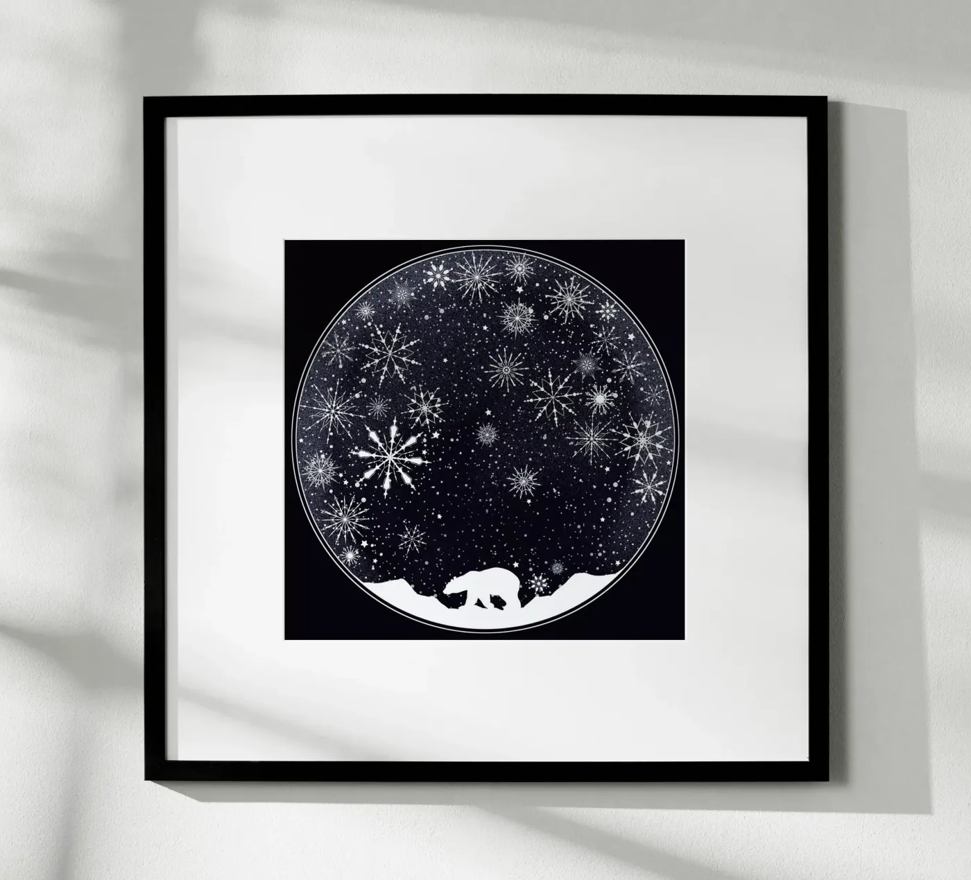 Snow Globe poster da Tobe Fonseca
