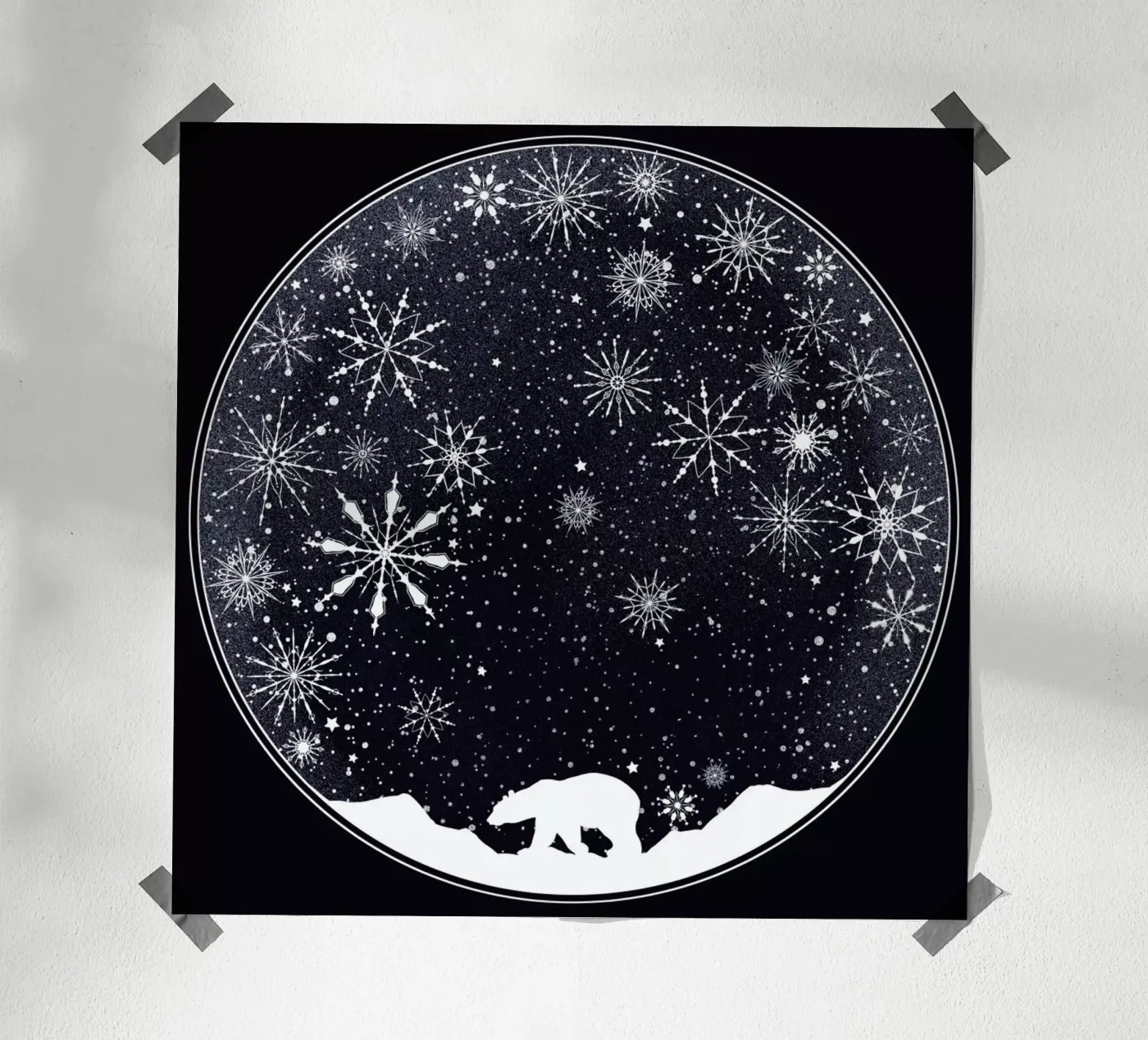 Snow Globe poster da Tobe Fonseca