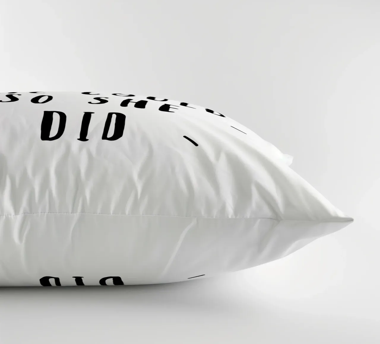 Credeva di poterlo fare e lo ha fatto Design tipografico in nero cuscino da THE MOTIVATED TYPE