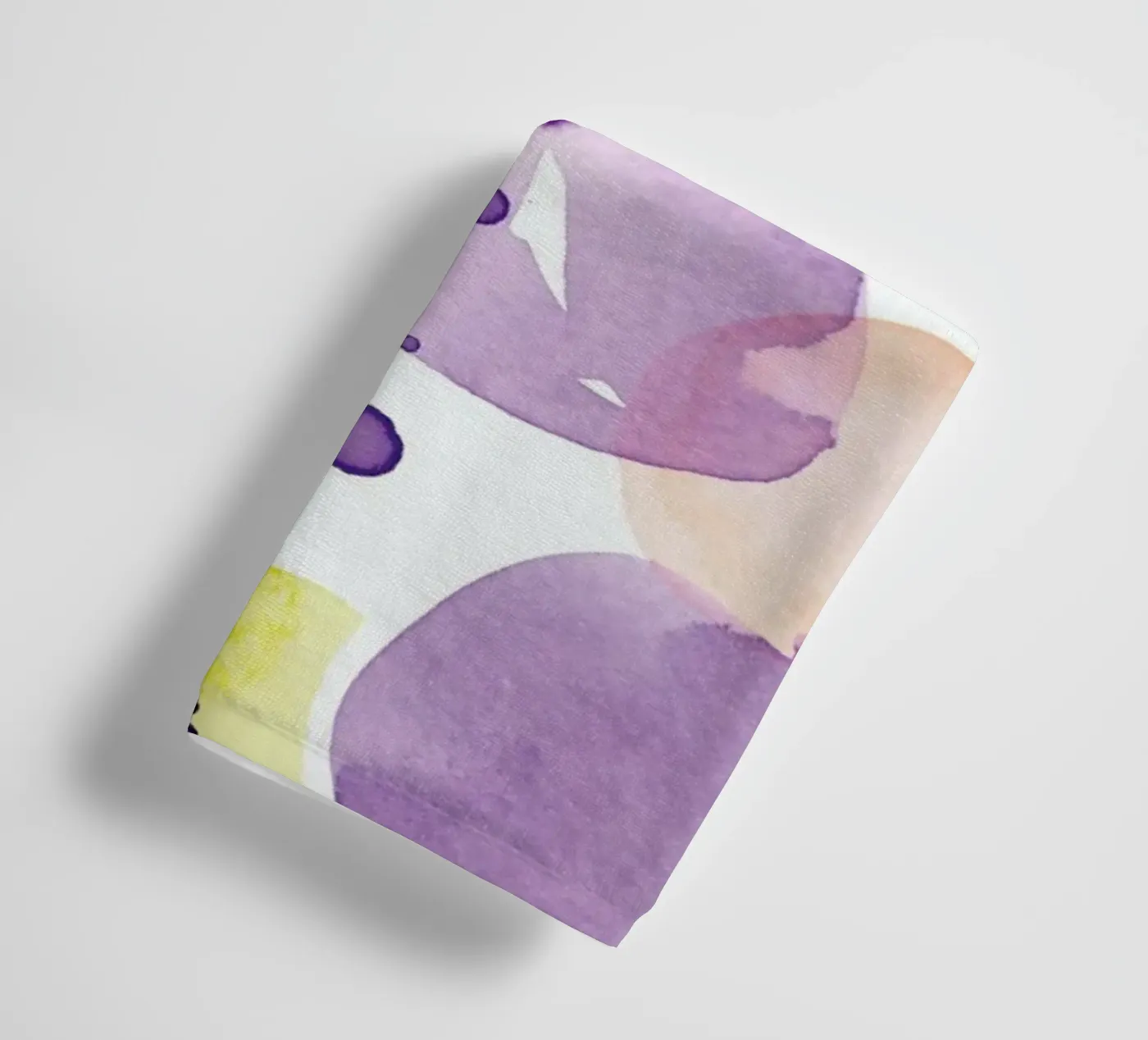 Violet Bloom badhanddoek van Ekaterina Koroleva
