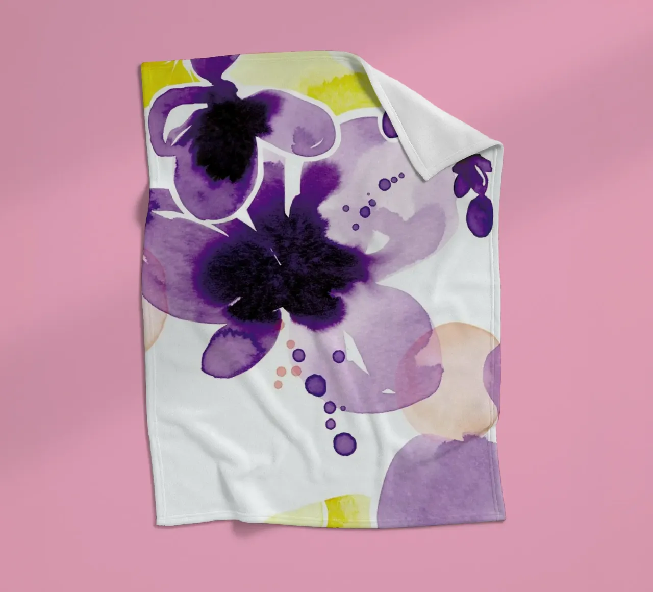 Violet Bloom Fleecedecke von Ekaterina Koroleva