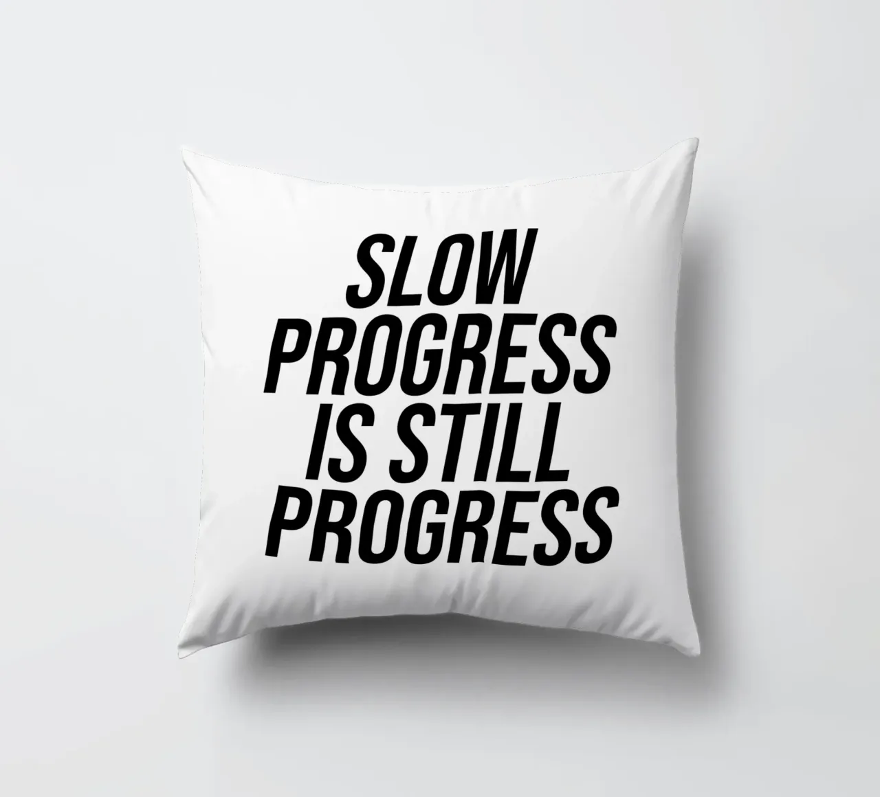 Un progresso lento è pur sempre una citazione di progresso cuscino da Paigaam Studio