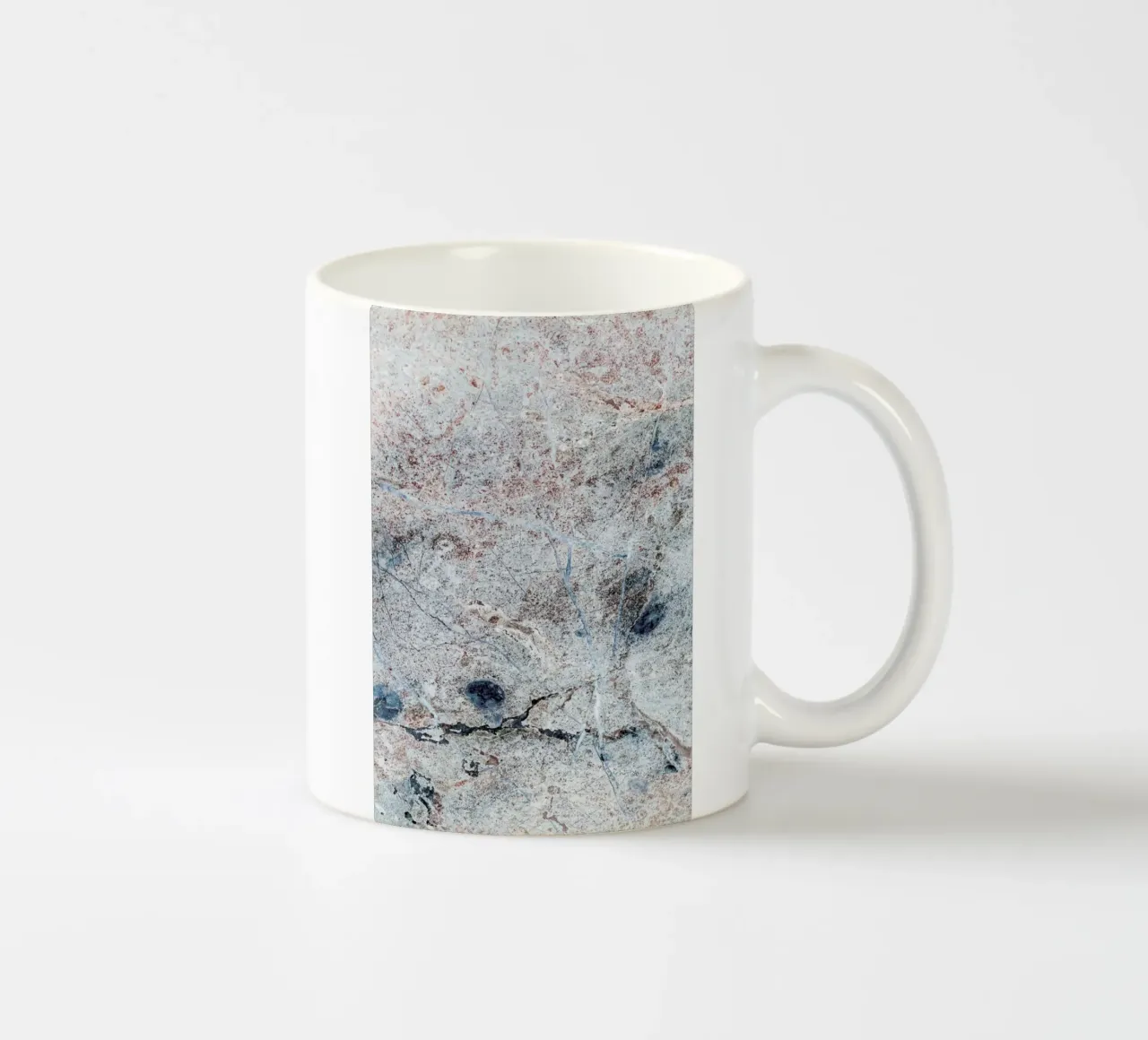 Earth tazza in ceramica da Paul Aidan Perry