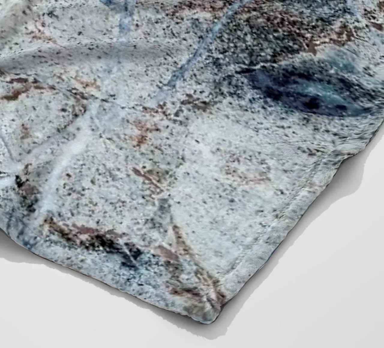 Earth coperta in pile da Paul Aidan Perry