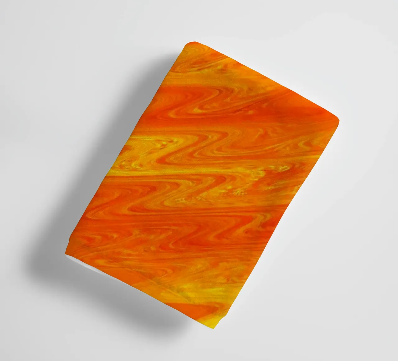 Abstraktes Zick Zack Muster in den Farben orange und gelb Handtuch von Something for you